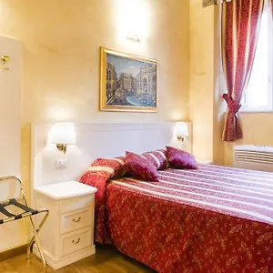 Bed & Breakfast Domus Trevi, Rome